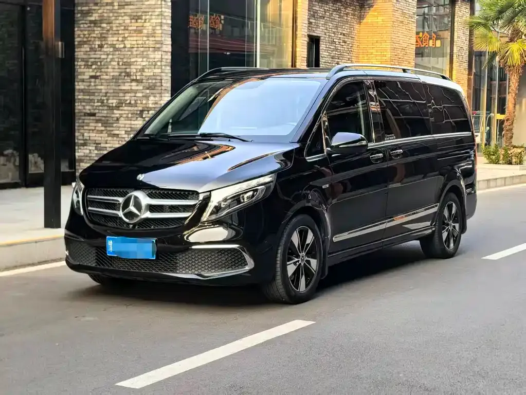 Mercedes-Benz V-Class — фото 1