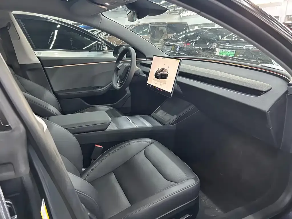 Tesla Model 3 — фото 4