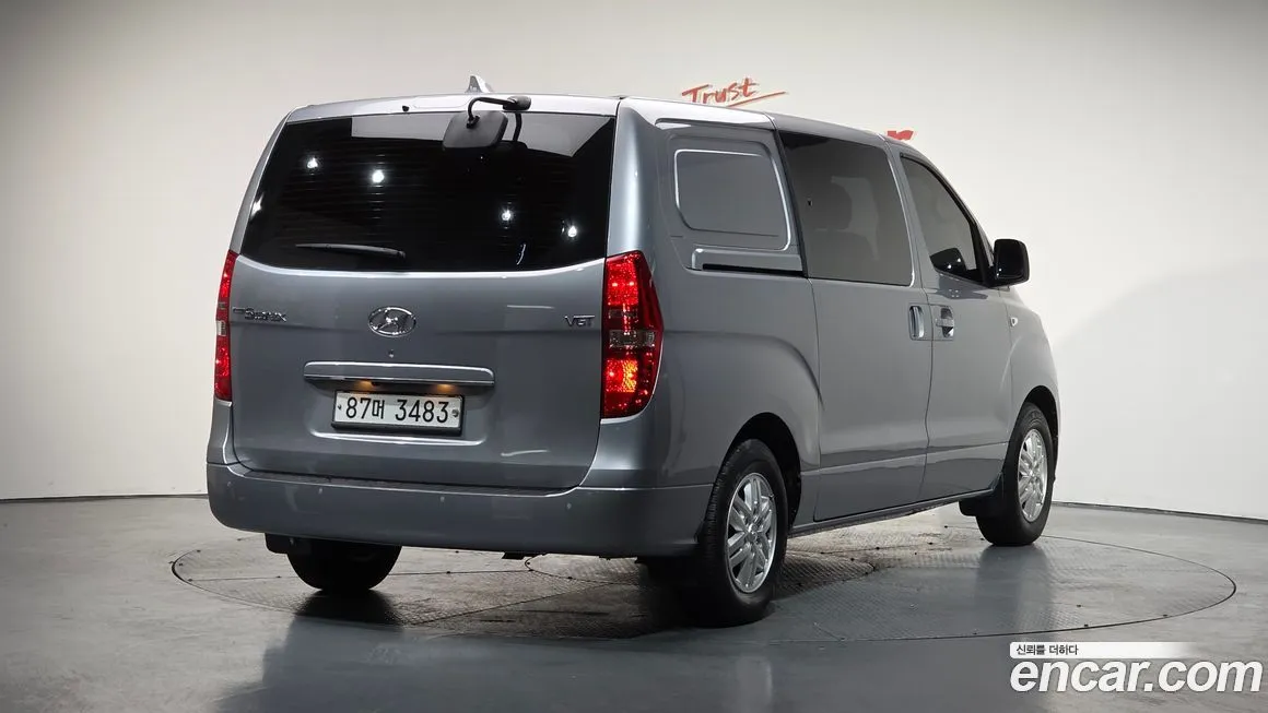 Hyundai Starex — фото 3
