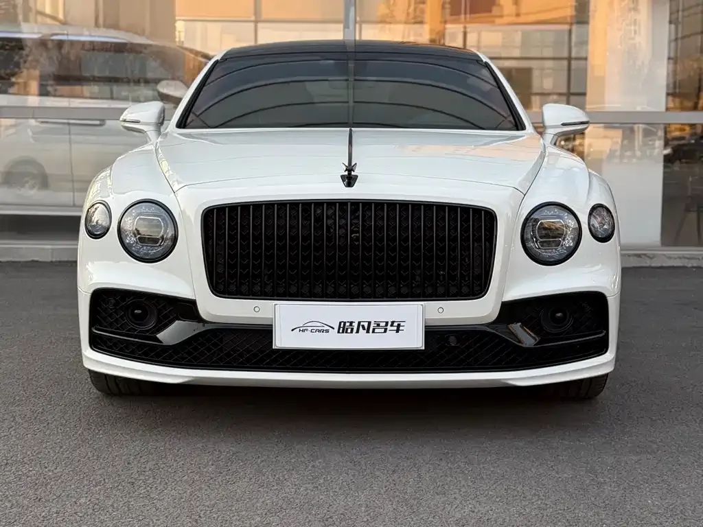 Bentley Flying Spur PHEV — фото 3