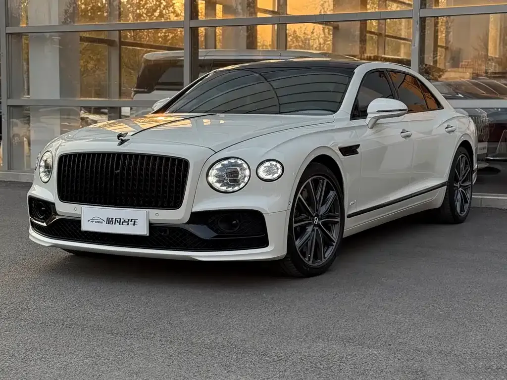 Bentley Flying Spur PHEV — фото 6