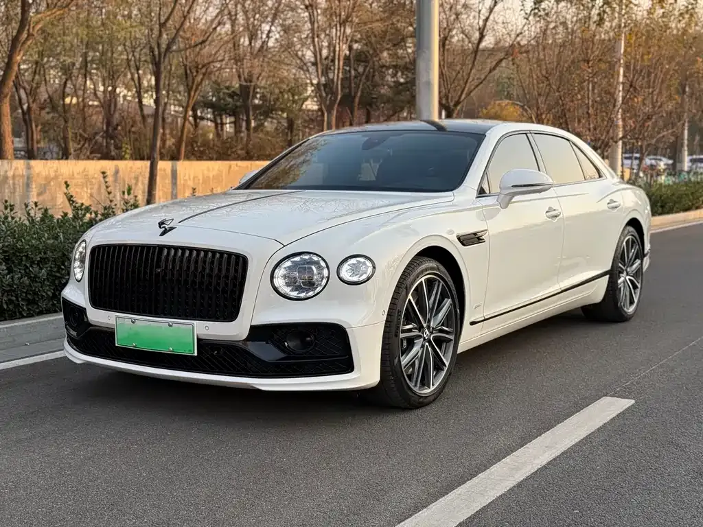 Bentley Flying Spur PHEV — фото 7