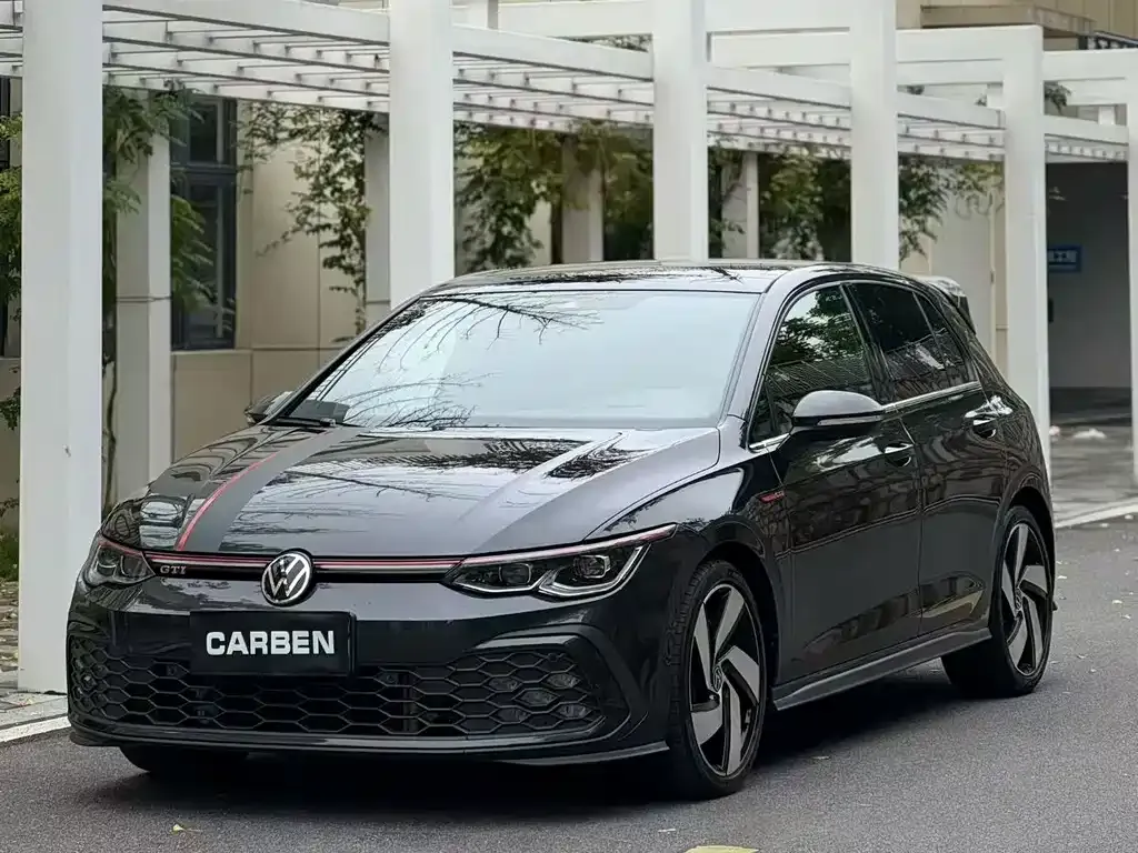 Volkswagen Golf GTI — фото 1