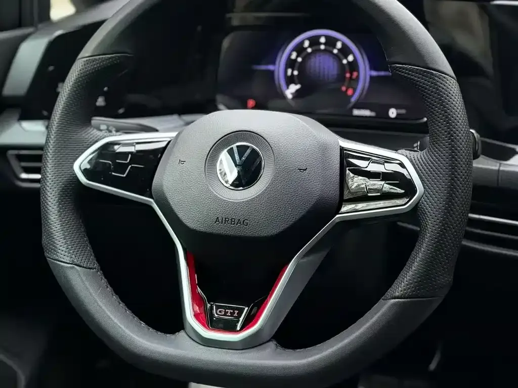 Volkswagen Golf GTI — фото 2