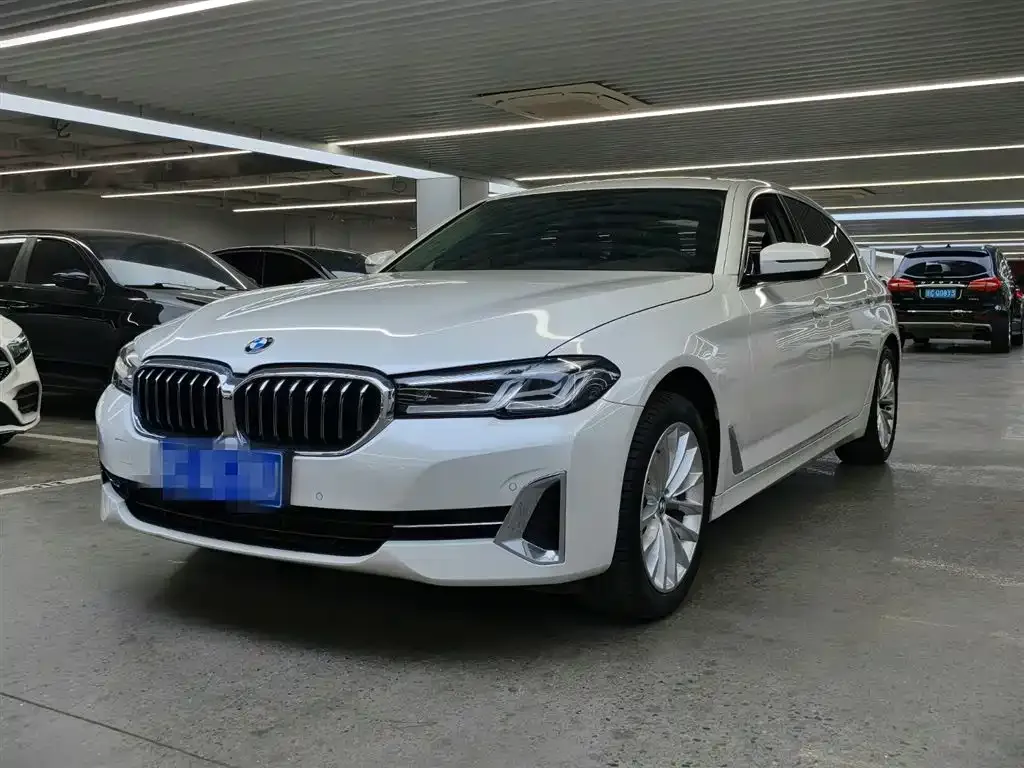 BMW 5 Series — фото 1