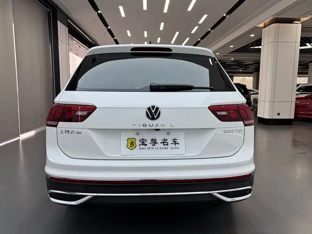 Volkswagen Tiguan L — фото 2