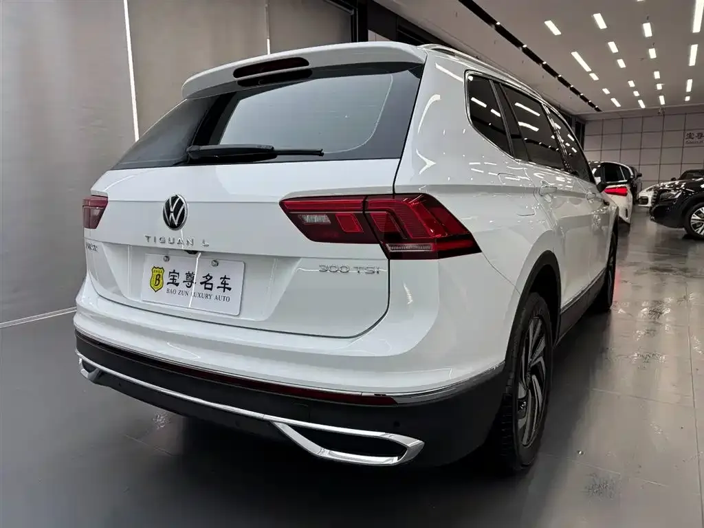 Volkswagen Tiguan L — фото 3