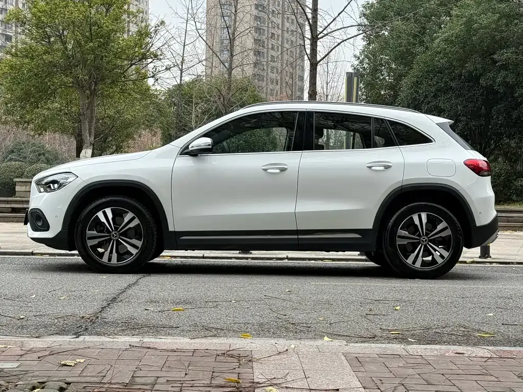 Mercedes-Benz GLA — фото 10