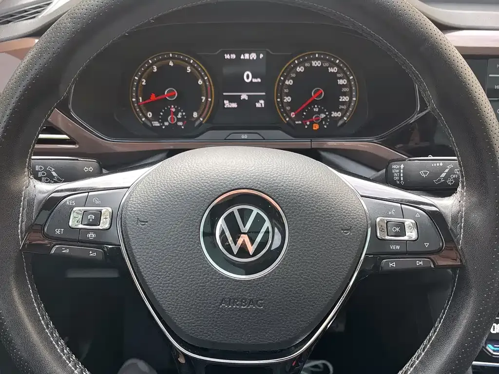 Volkswagen Tharu — фото 9