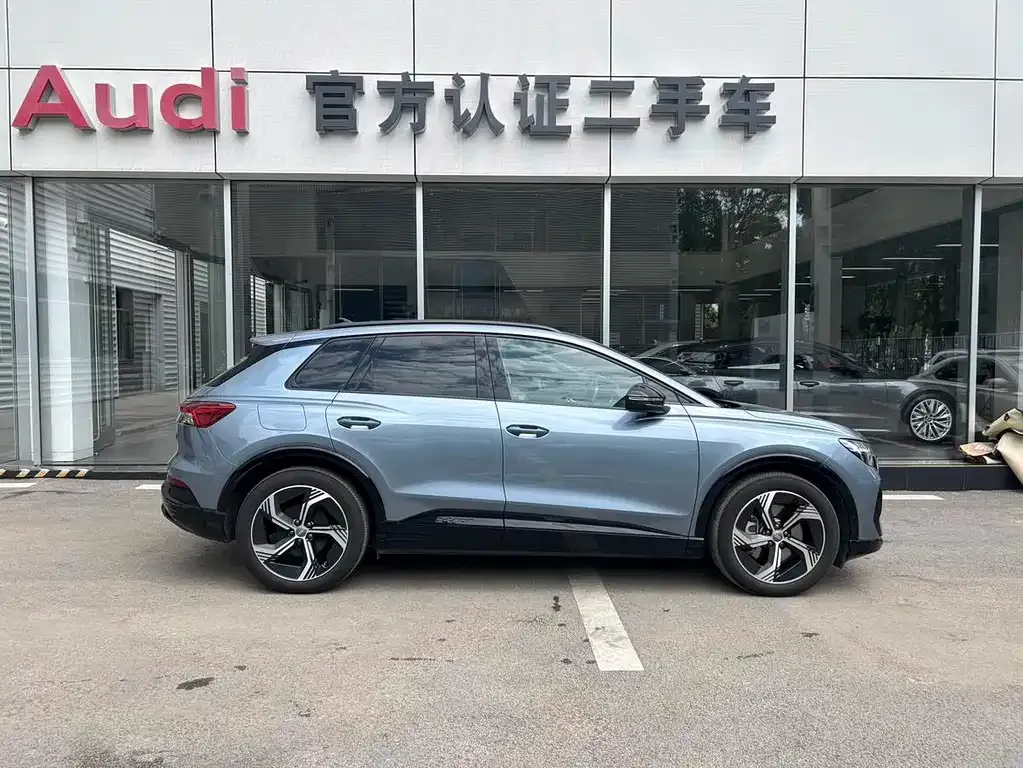 Audi Q4 e-tron — фото 8