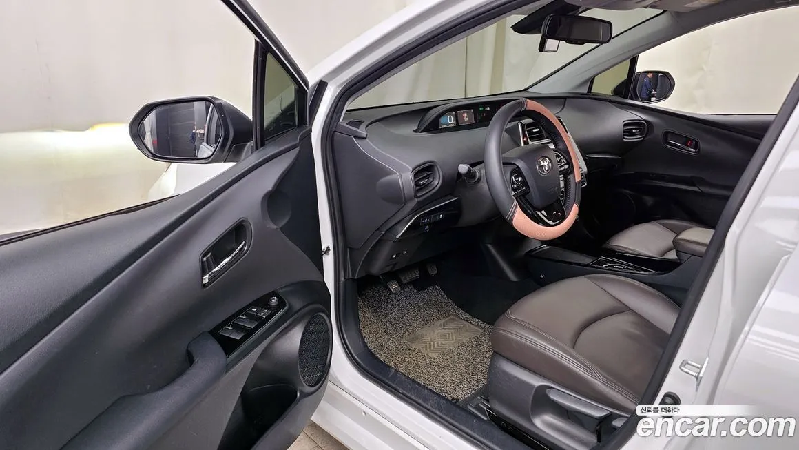 Toyota Prius — фото 9