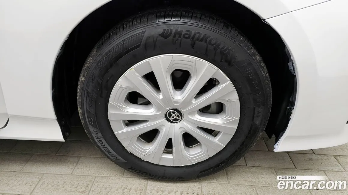 Toyota Prius — фото 5