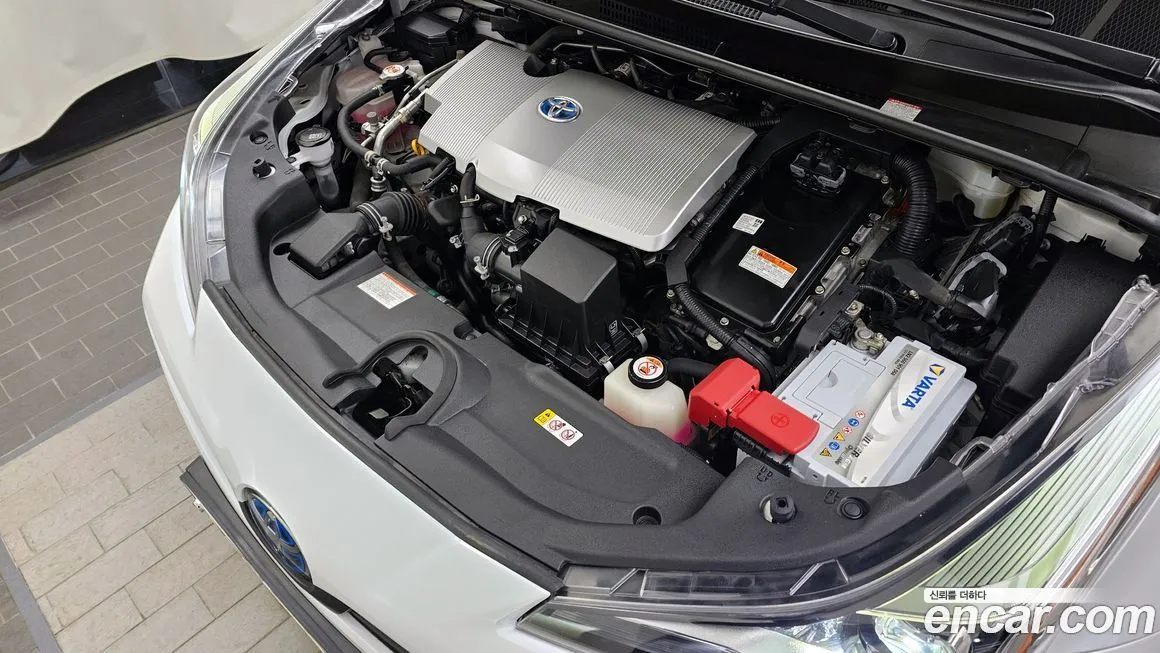 Toyota Prius — фото 7