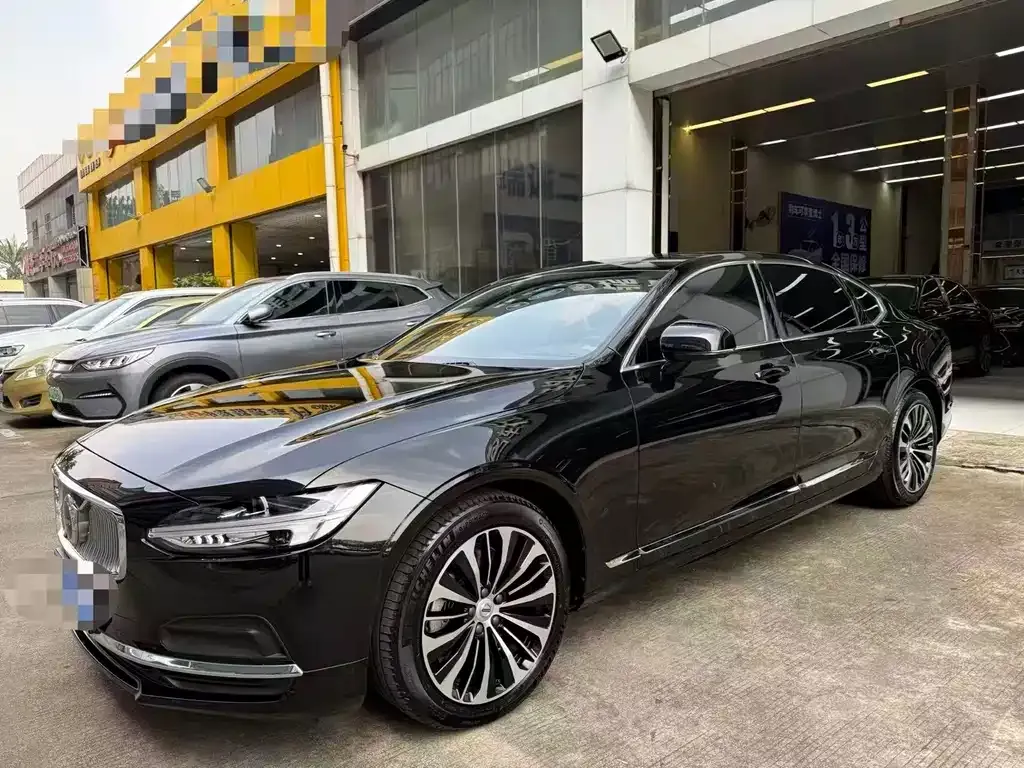 Volvo S90 — фото 1