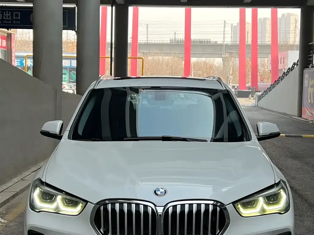 BMW X1 — фото 10