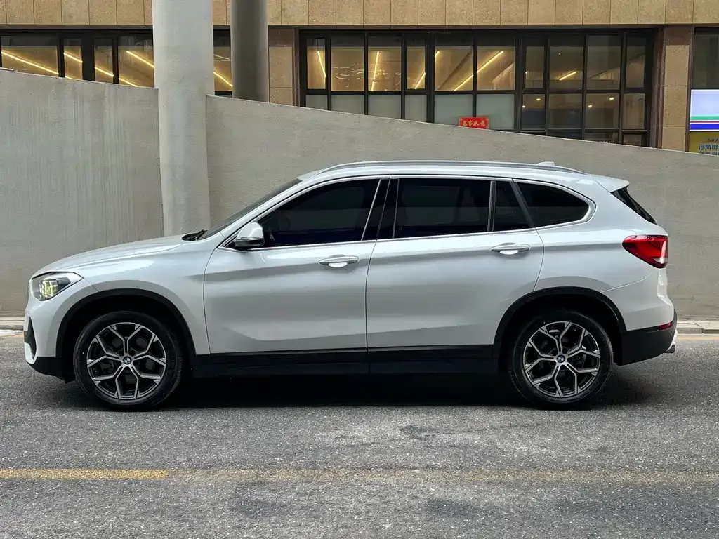 BMW X1 — фото 2