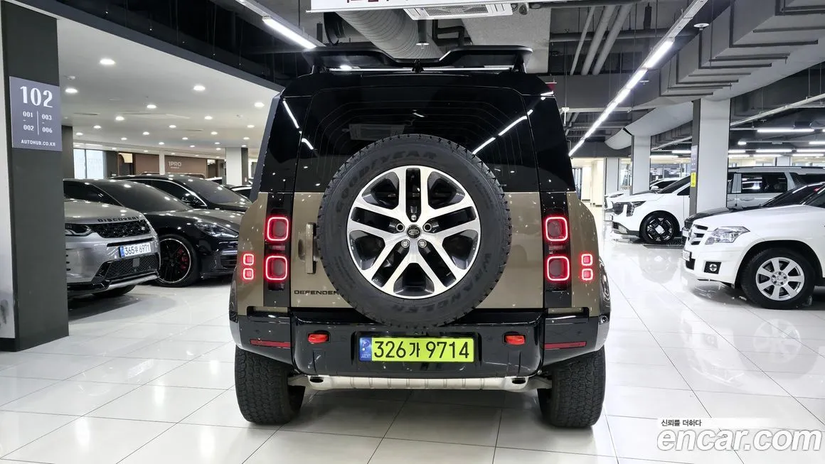 Land Rover Defender — фото 7