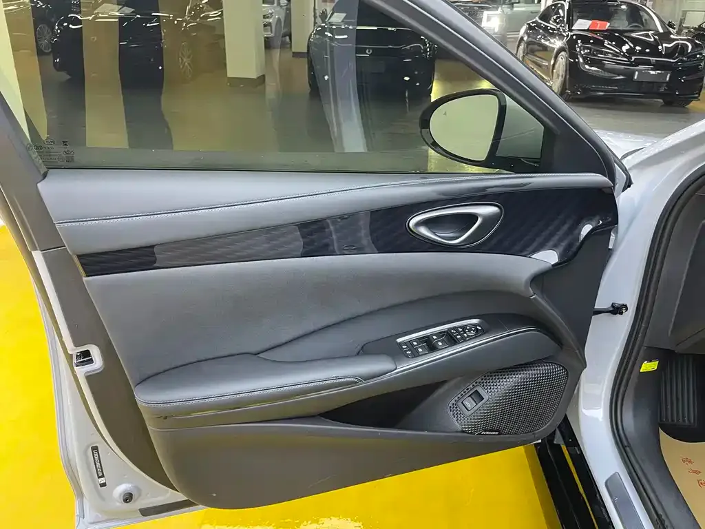 BYD Seal — фото 6