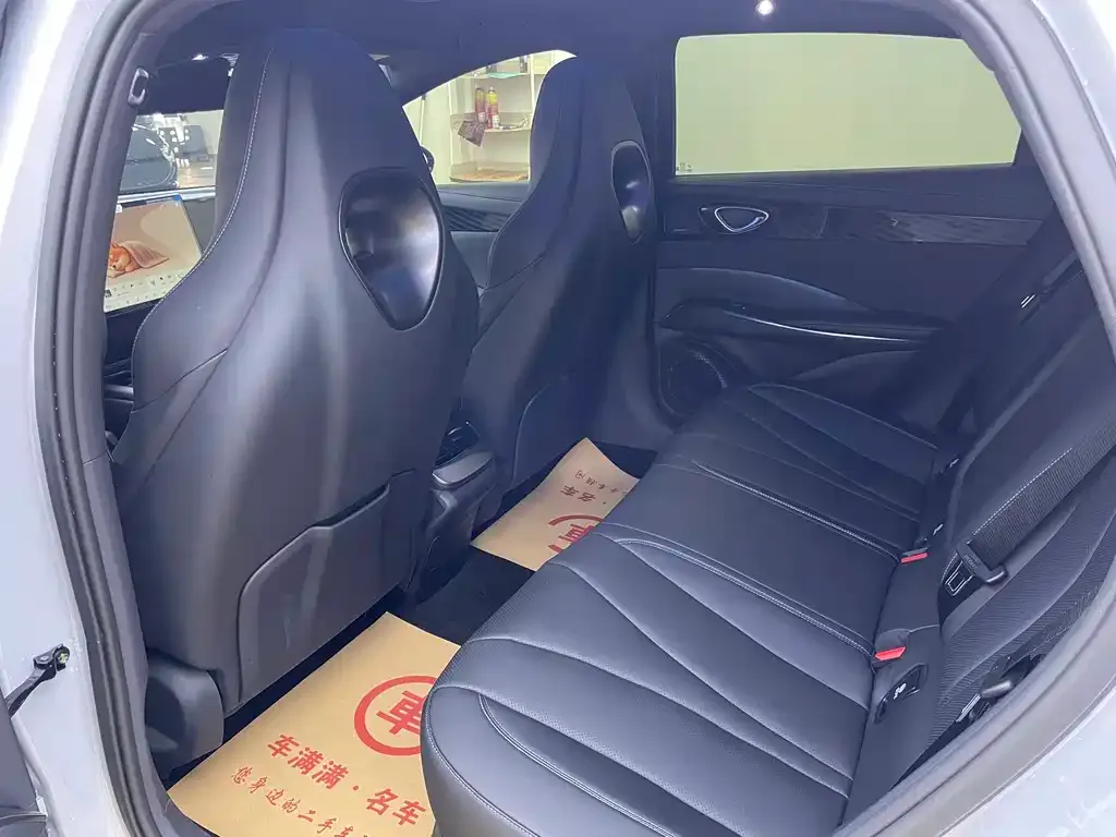 BYD Seal — фото 8