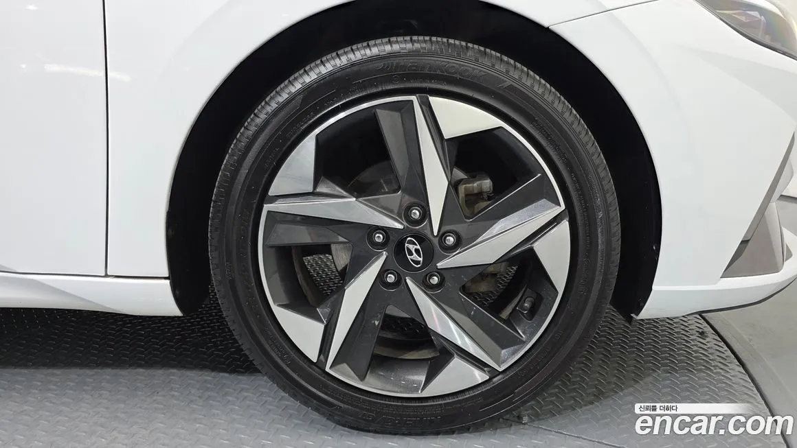 Hyundai AVANTE — фото 8