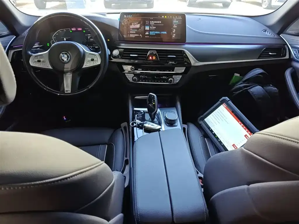 BMW 5 Series New Energy — фото 4