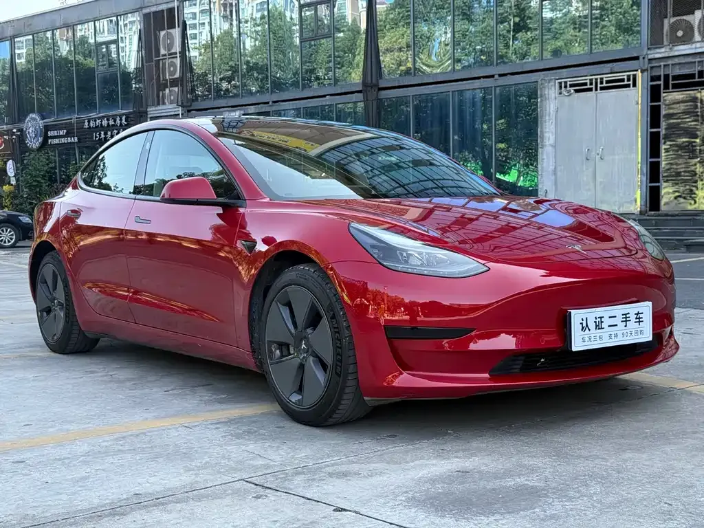 Tesla Model 3 — фото 9
