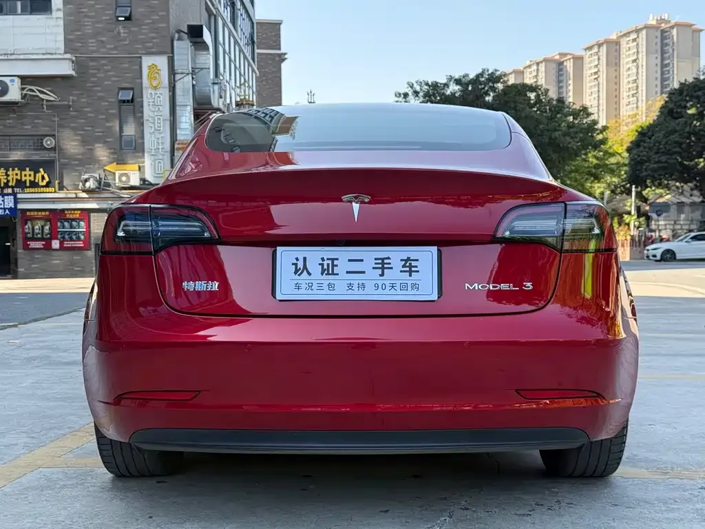 Tesla Model 3 — фото 7