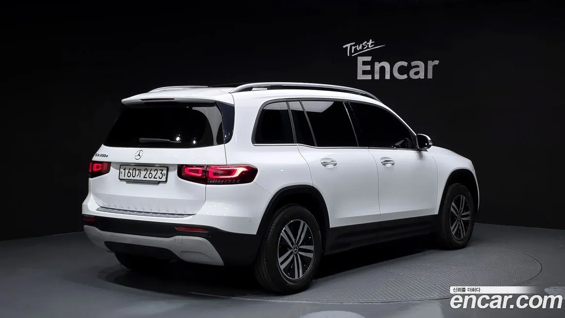 Mercedes-Benz GLB-Class — фото 2