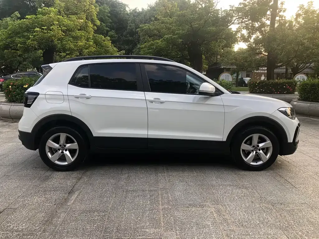 Volkswagen T-Cross — фото 10