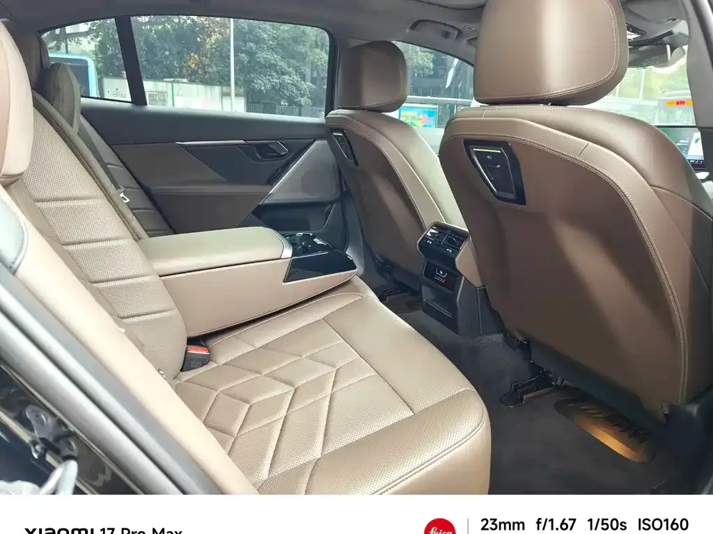 BMW i5 — фото 10