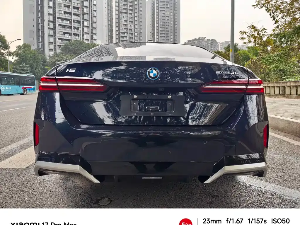 BMW i5 — фото 2