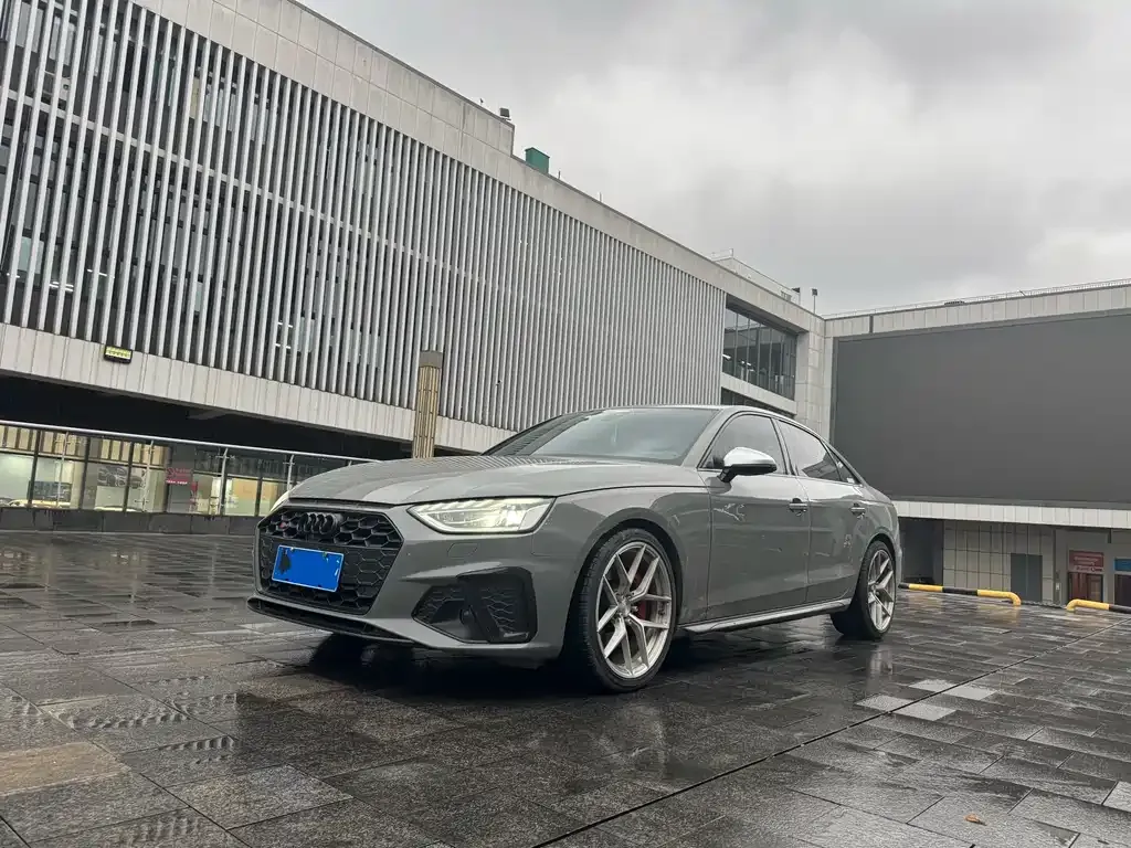 Audi S4 — фото 1