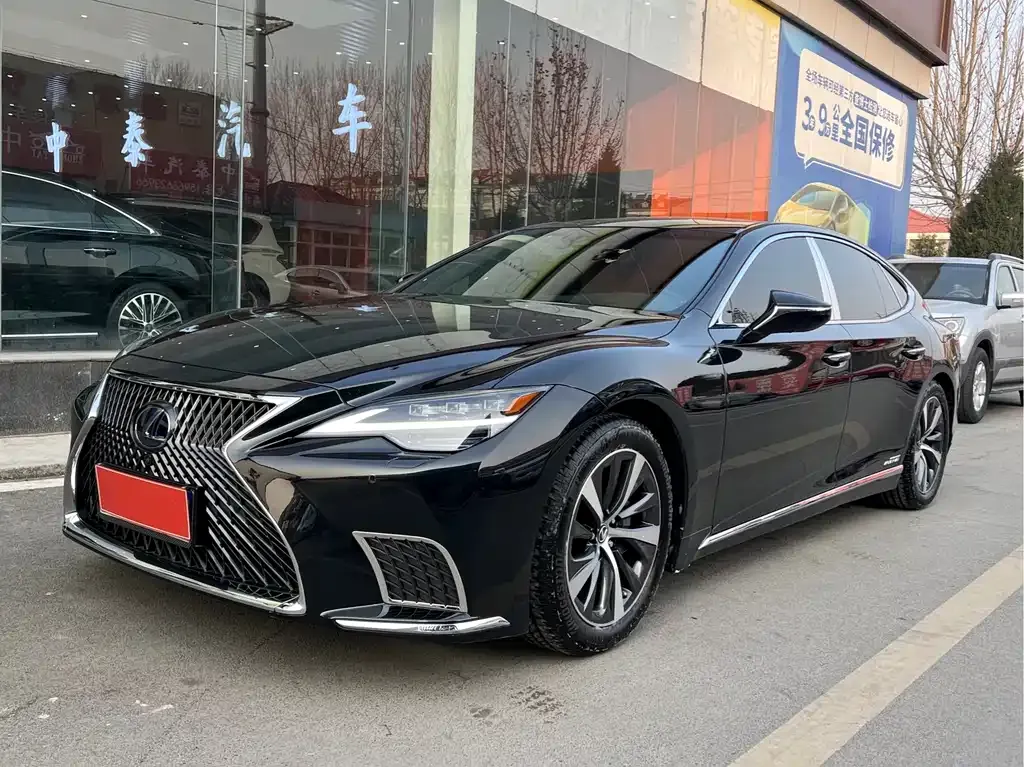 Lexus LS — фото 1