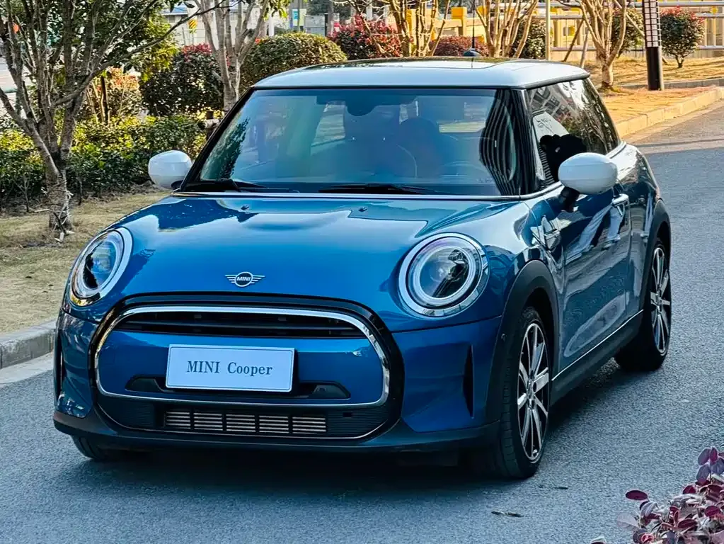 MINI Cooper (3-door) — фото 1