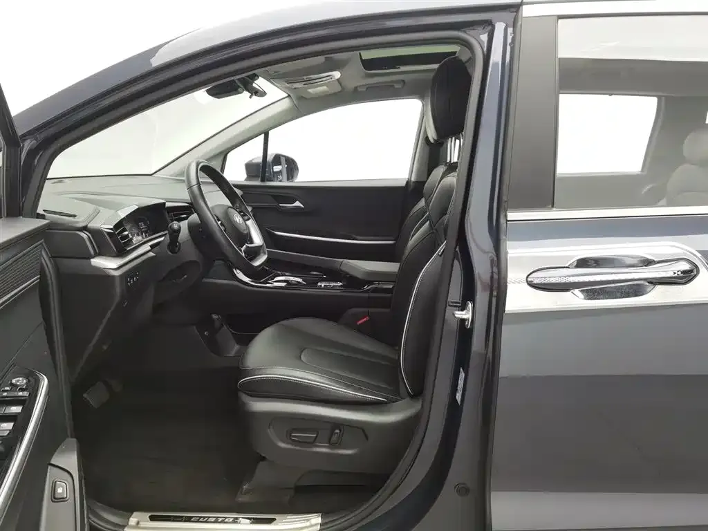 Hyundai Custo — фото 10