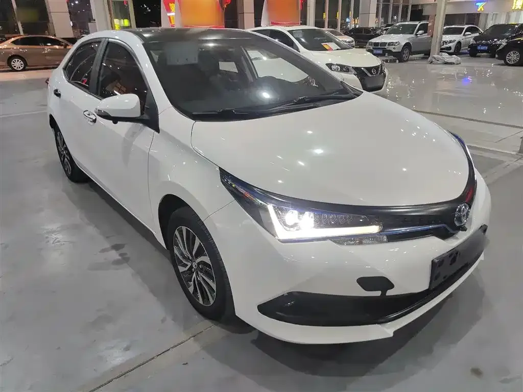 Toyota Corolla Hybrid — фото 10