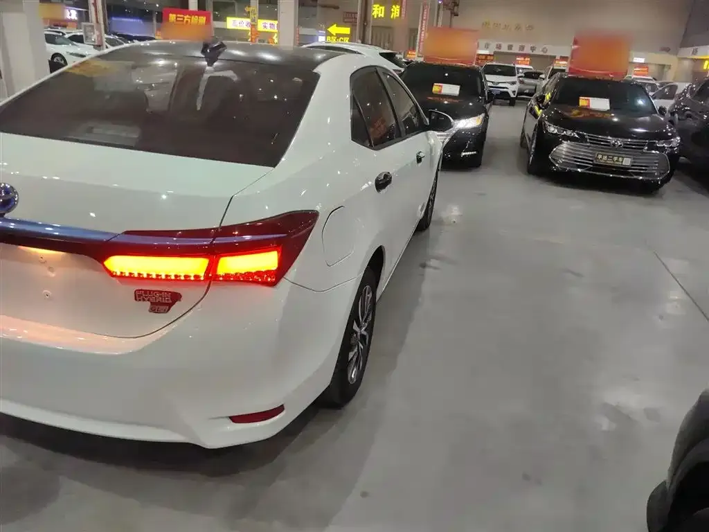 Toyota Corolla Hybrid — фото 3