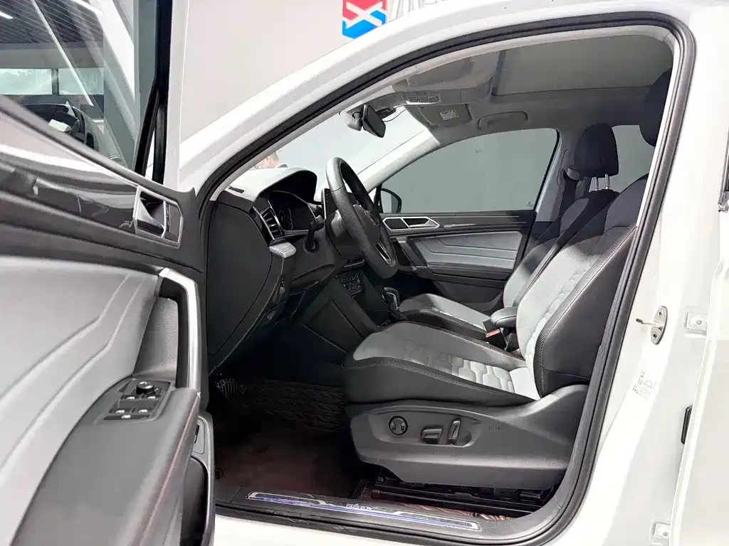 Volkswagen Tiguan L New Energy — фото 8