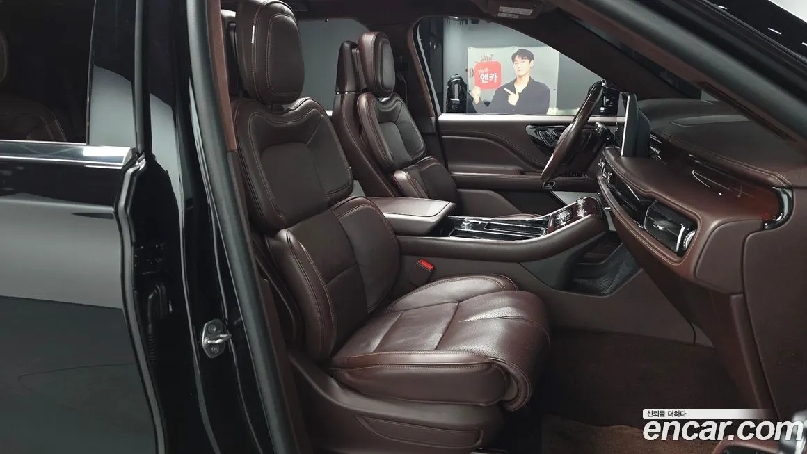 Lincoln Aviator — фото 10
