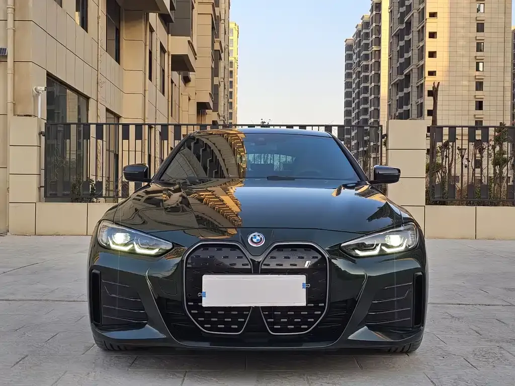 BMW i4 — фото 5
