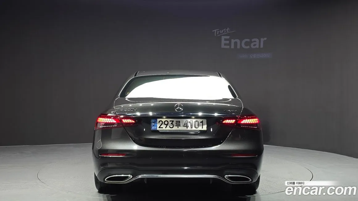 Mercedes-Benz E-Class — фото 4