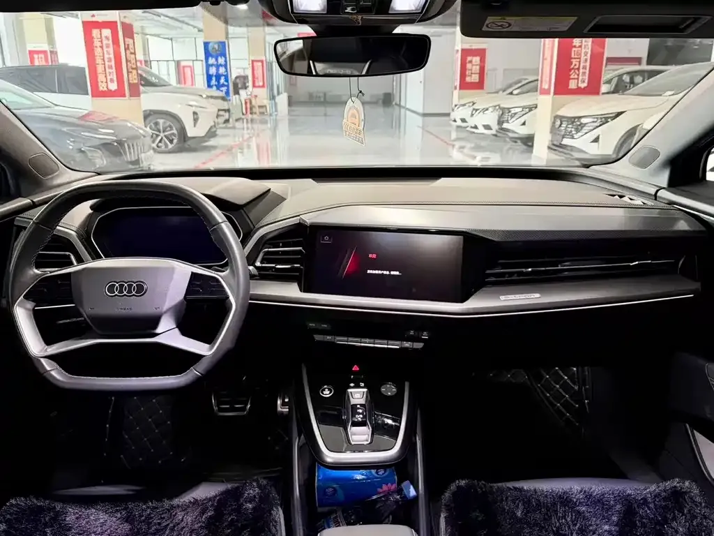 Audi Q4 e-tron — фото 8