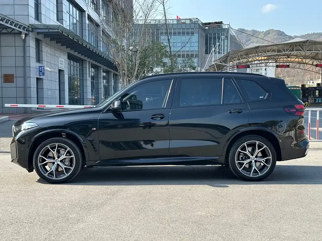 BMW X5 — фото 10