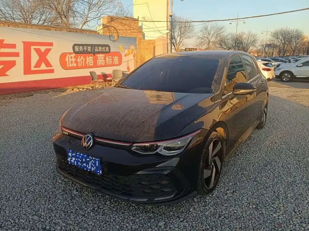 Volkswagen Golf GTI — фото 1