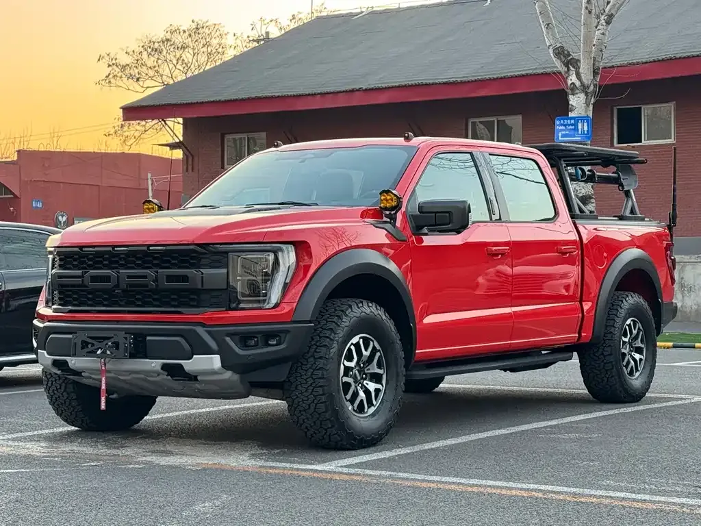 Ford F-150 Raptor — фото 1