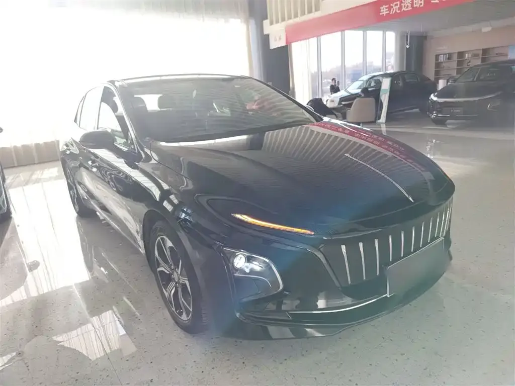 Hongqi E-QM5 — фото 3