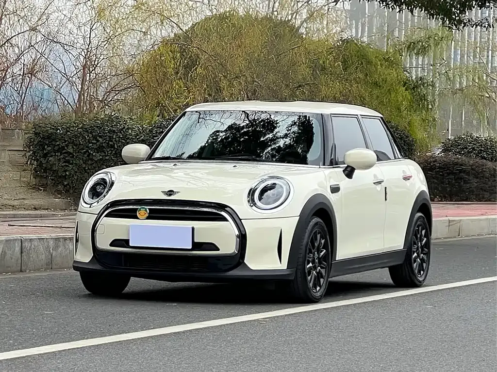 MINI Cooper (3-door) — фото 1