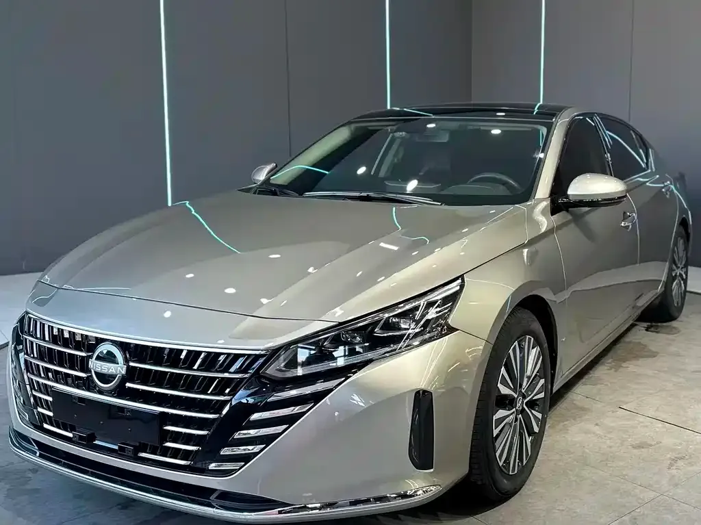 Nissan Teana — фото 1