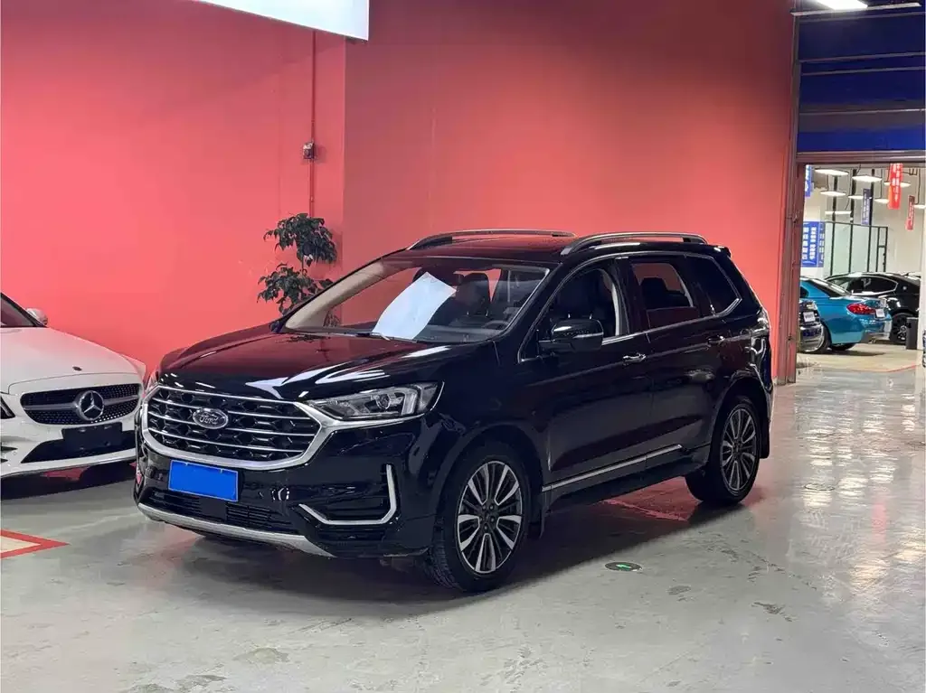 Ford Edge — фото 1