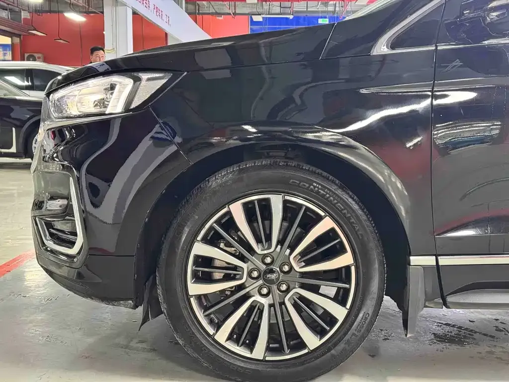 Ford Edge — фото 3